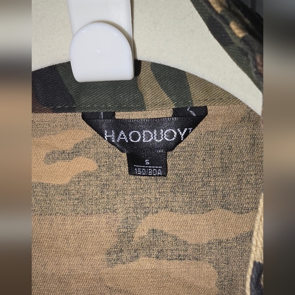 Oversized Camouflage Jacket - Picture 4 of 5